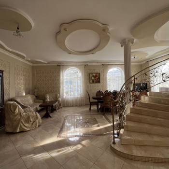 Сдается Дом, 300 м²