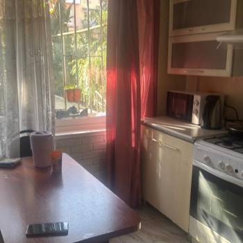 Продается 1-комнатная квартира, 36 м²