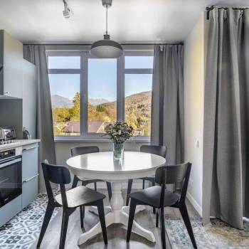 Продается 1-комнатная квартира, 42 м²