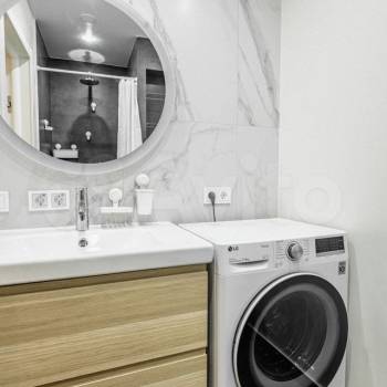 Продается 1-комнатная квартира, 42 м²