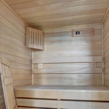 Продается 1-комнатная квартира, 180 м²