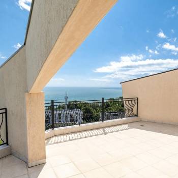 Продается Многокомнатная квартира, 131 м²