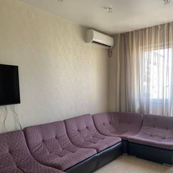 Сдается 1-комнатная квартира, 52 м²