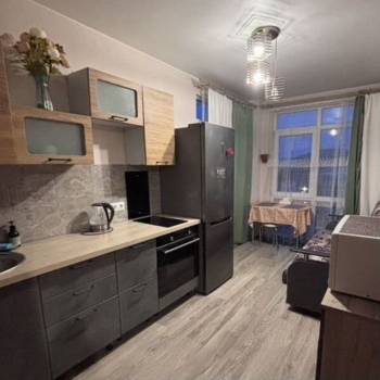 Продается 1-комнатная квартира, 38 м²