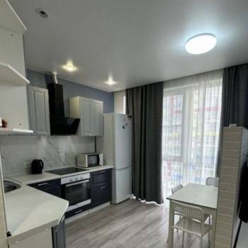Сдается 1-комнатная квартира, 37 м²