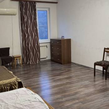 Сдается 1-комнатная квартира, 65 м²