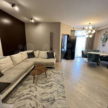 Сдается 1-комнатная квартира, 56 м²