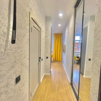 Продается 1-комнатная квартира, 37 м²