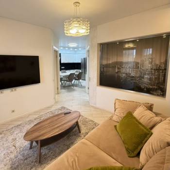 Сдается Многокомнатная квартира, 90 м²