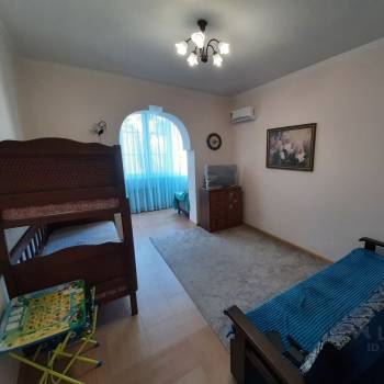 Продается 1-комнатная квартира, 49 м²