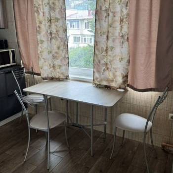 Продается 1-комнатная квартира, 32 м²