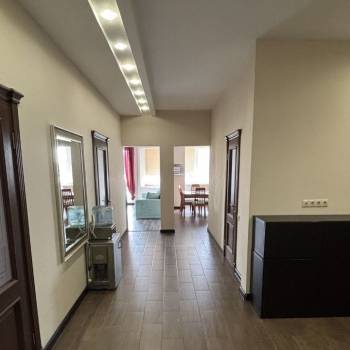 Сдается Многокомнатная квартира, 90 м²