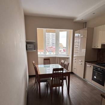 Сдается Многокомнатная квартира, 90 м²