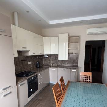 Сдается Многокомнатная квартира, 90 м²