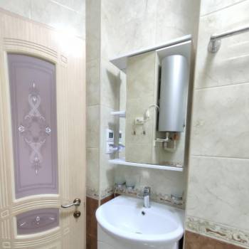 Продается 1-комнатная квартира, 42 м²