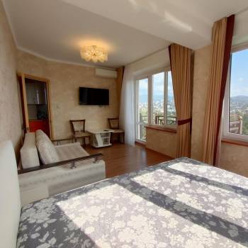 Продается 1-комнатная квартира, 42 м²