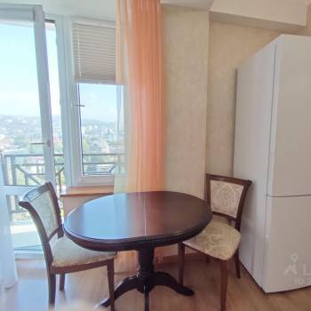 Продается 1-комнатная квартира, 42 м²
