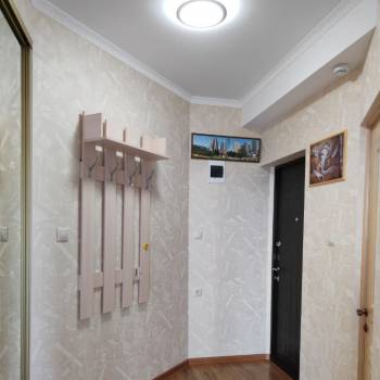 Продается 1-комнатная квартира, 42 м²