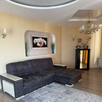 Сдается Многокомнатная квартира, 131 м²
