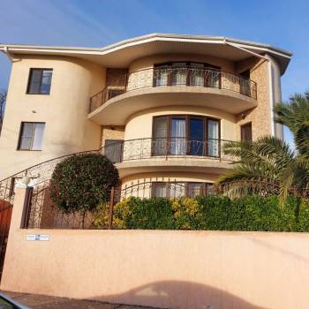 Сдается Дом, 300 м²