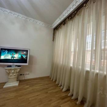 Сдается 1-комнатная квартира, 90 м²