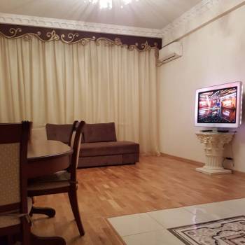 Сдается 1-комнатная квартира, 90 м²