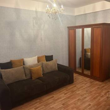Сдается 1-комнатная квартира, 90 м²
