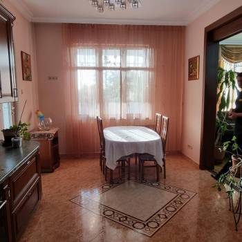 Сдается Многокомнатная квартира, 200 м²