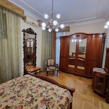 Сдается Многокомнатная квартира, 200 м²