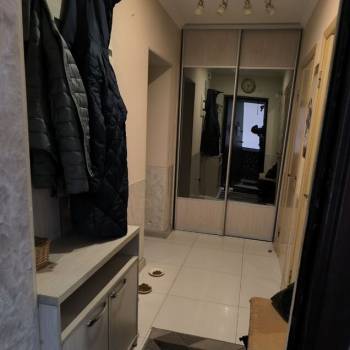Продается 1-комнатная квартира, 63 м²