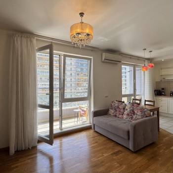 Продается 1-комнатная квартира, 56,7 м²