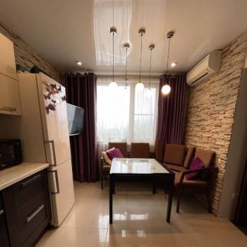 Сдается Многокомнатная квартира, 60 м²