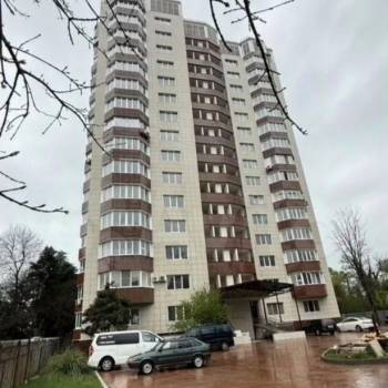 Продается 1-комнатная квартира, 70,1 м²