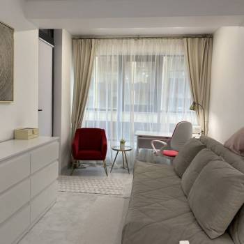 Продается 1-комнатная квартира, 40 м²