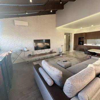 Продается 2-х комнатная квартира, 56 м²