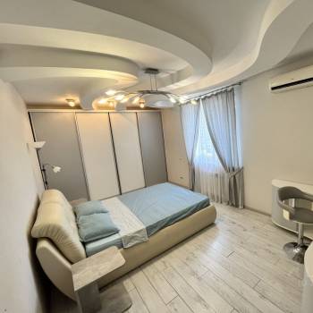 Сдается 1-комнатная квартира, 52 м²