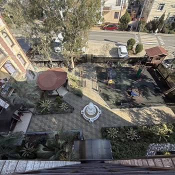 Продается 1-комнатная квартира, 76 м²