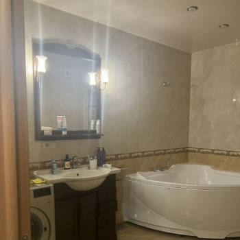 Сдается 2-х комнатная квартира, 100 м²