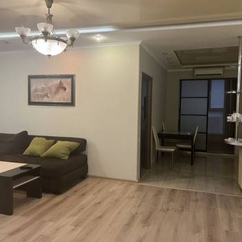 Сдается 2-х комнатная квартира, 100 м²