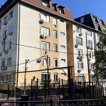 Продается 1-комнатная квартира, 52 м²