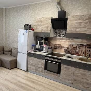 Продается 1-комнатная квартира, 56 м²