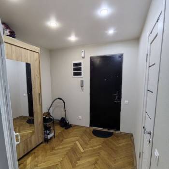 Продается 1-комнатная квартира, 41 м²