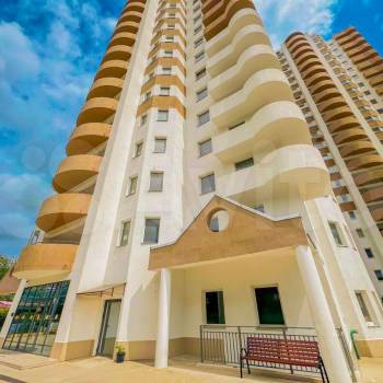 Продается 1-комнатная квартира, 48 м²