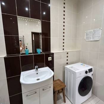 Сдается 1-комнатная квартира, 68 м²