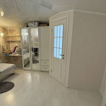 Продается Многокомнатная квартира, 80 м²