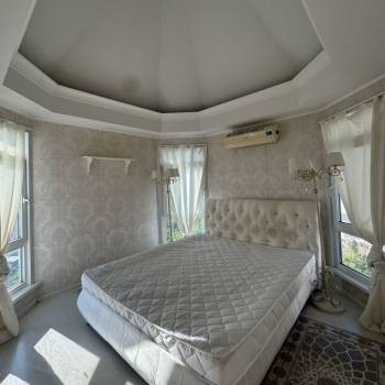 Продается Многокомнатная квартира, 80 м²
