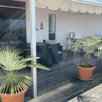 Продается 1-комнатная квартира, 120 м²