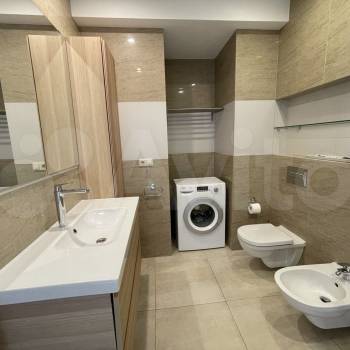 Продается 1-комнатная квартира, 120 м²