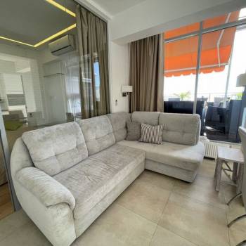 Продается 1-комнатная квартира, 120 м²