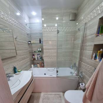 Сдается Многокомнатная квартира, 80 м²